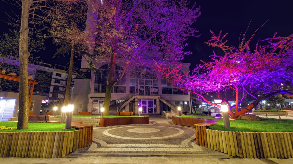 AYAKKABI BOYACILARININ YENİ LOSTRA SALONU HİZMETE GİRDİ