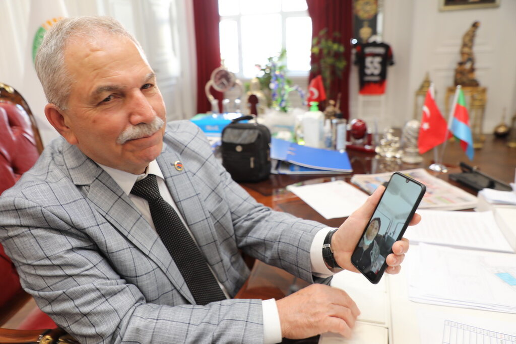 GÖRÜNTÜLÜ ARAMA İLE BAŞKAN DEMİRTAŞ’A TEŞEKKÜR ETTİ