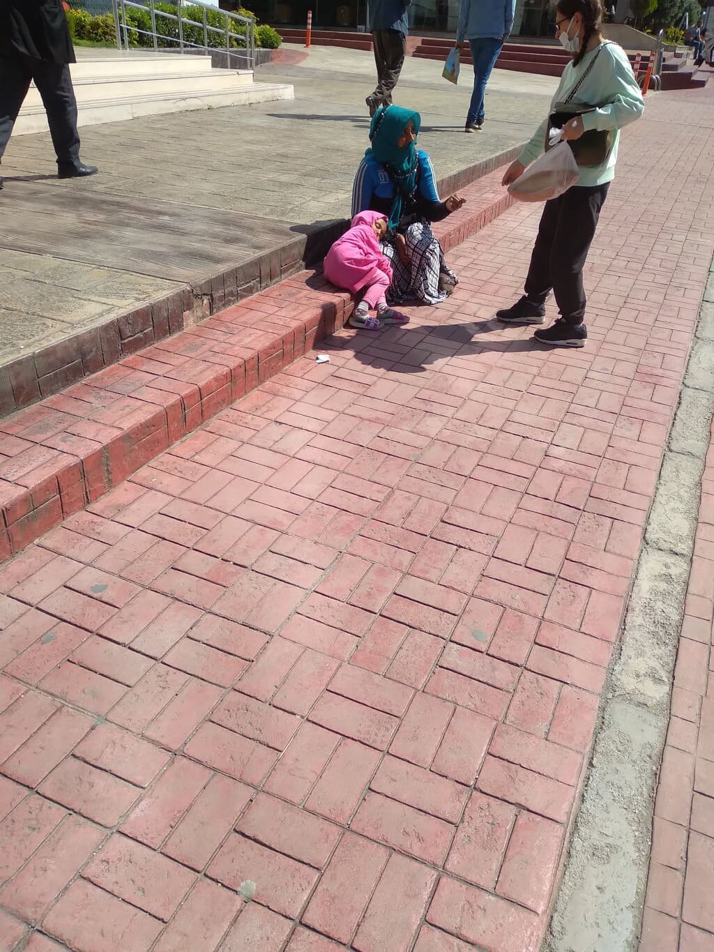 SAMSUN ATAKUM' DA DİLENCİ SORUNU DEVAM EDİYOR !