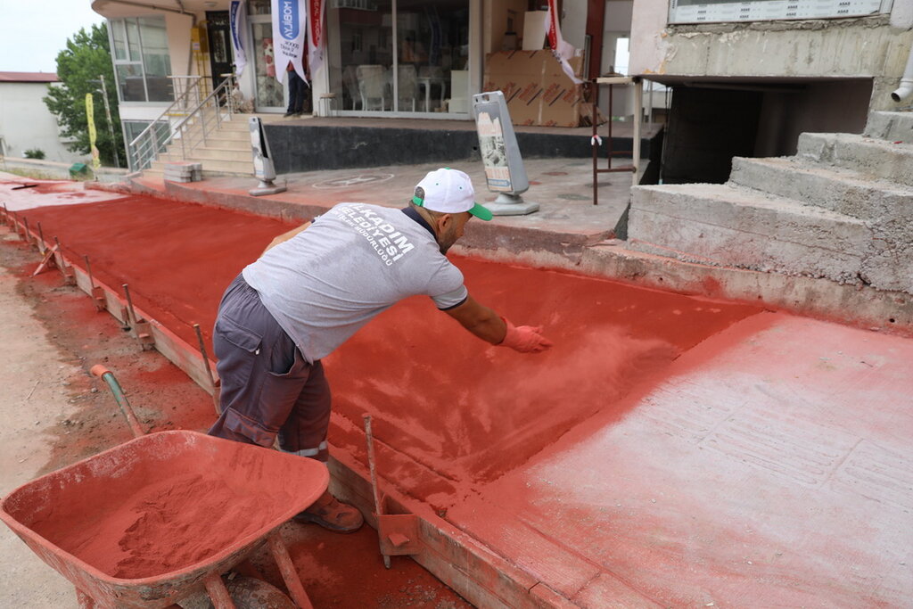 DEMİRTAŞ, HİZMET BELEDİYECİLİĞİ İLE GÖNÜLLERE GİDEN YOLLAR YAPIYORUZ