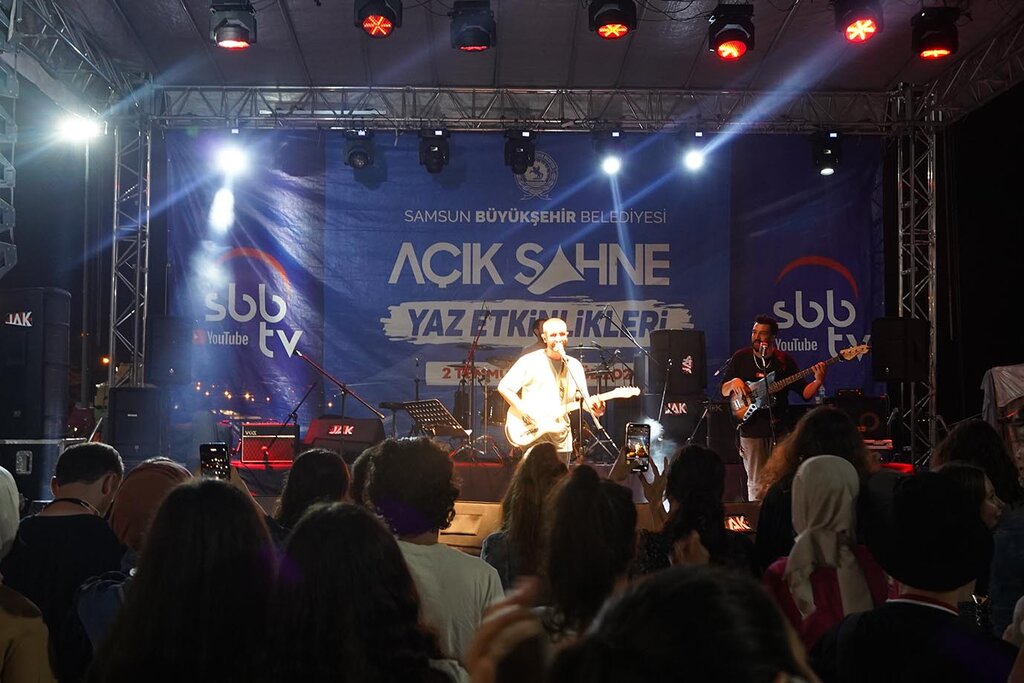 Atakum’da müzik şöleni sürüyor