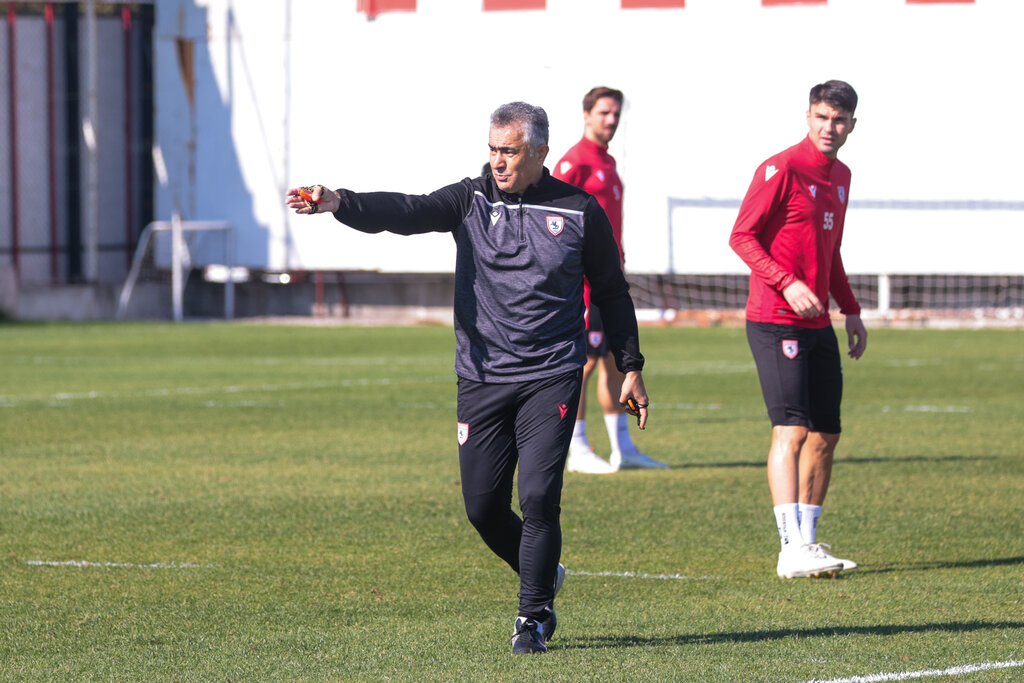 TEKNİK DİREKTÖR MEHMET ALTIPARMAK’TAN AÇIKLAMA..