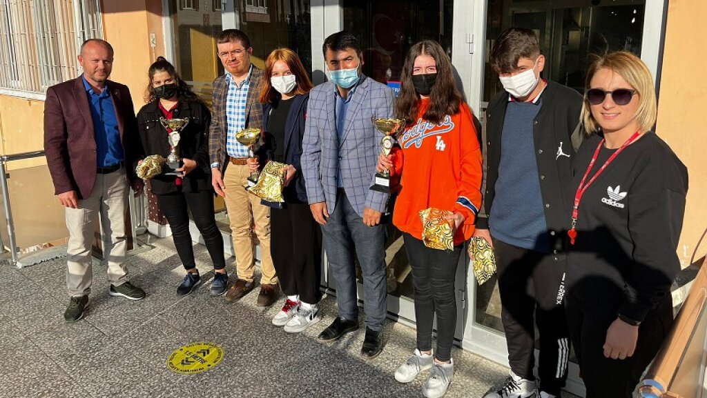 Bisiklet ve Masa Tenisi Öğrencileri Alkışlandı