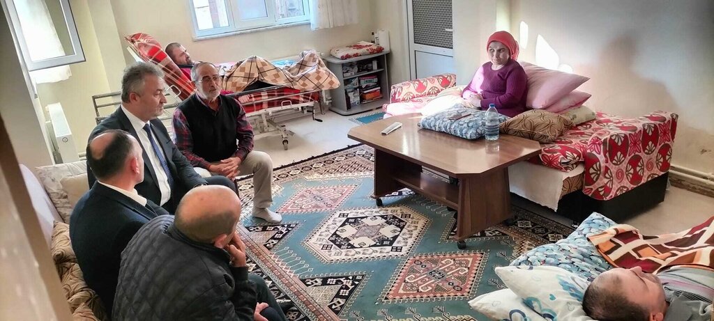 SEVGİ ENGELLERİ KALDIRIR.