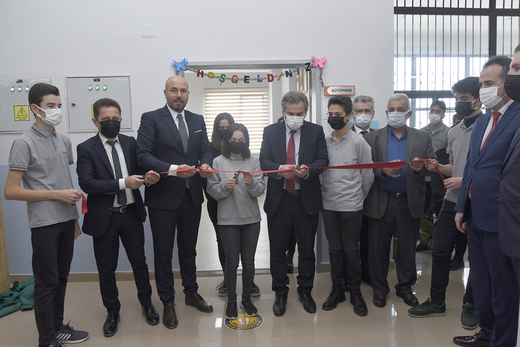 TEKKEKÖY’DE KÜTÜPHANESİZ OKUL KALMAYACAK