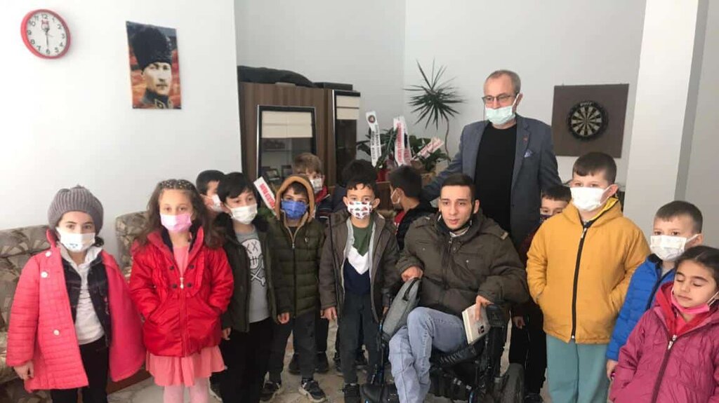 GAZİOSMANPAŞA İLKOKULU ÖĞRENCİLERİ SAKATLAR DERNEĞİ'NDE