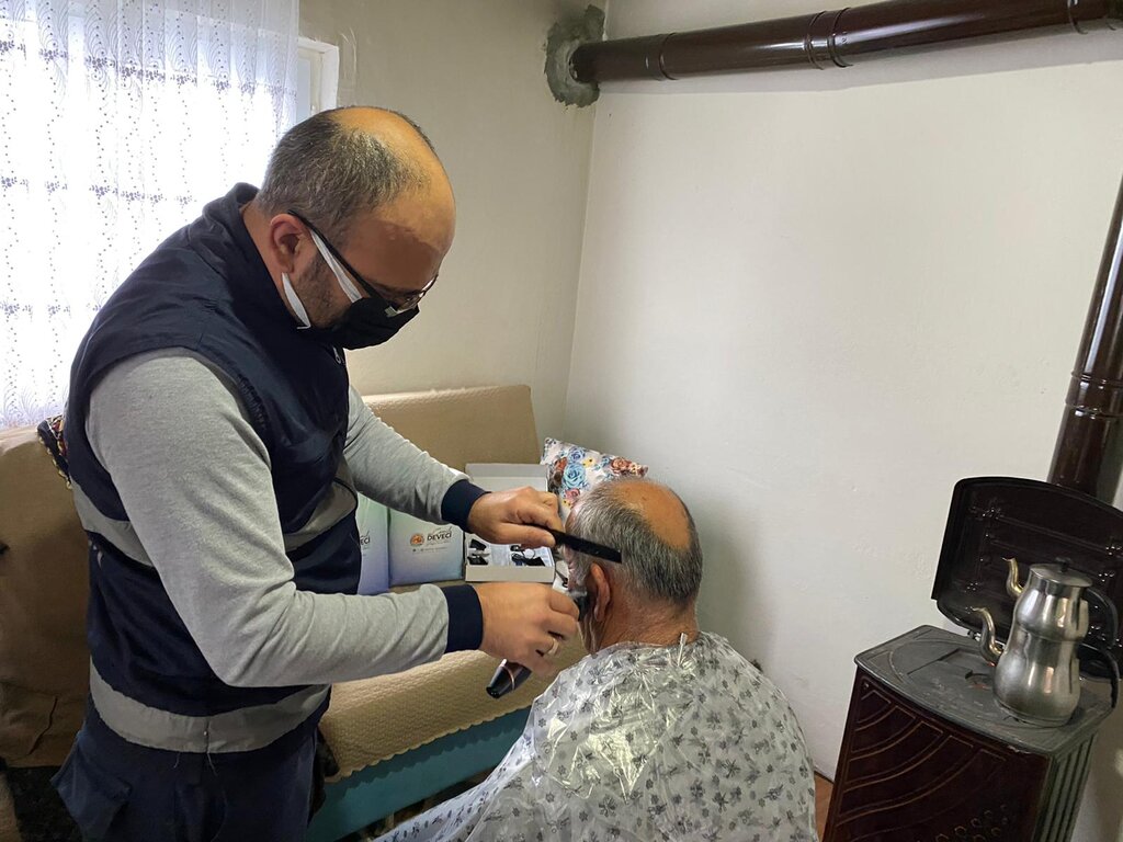 Atakum Belediyesi, 6 ayda 95 haneye dayanışmayı götürdü