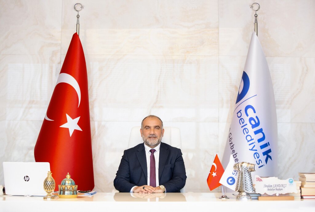 Canik Belediye Başkanı İbrahim Sandık'dan yeni yıl mesajı..