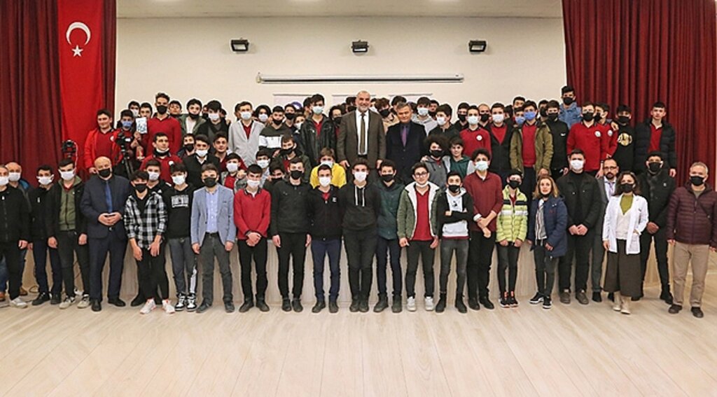 Sandıkçı'dan Gençlere 