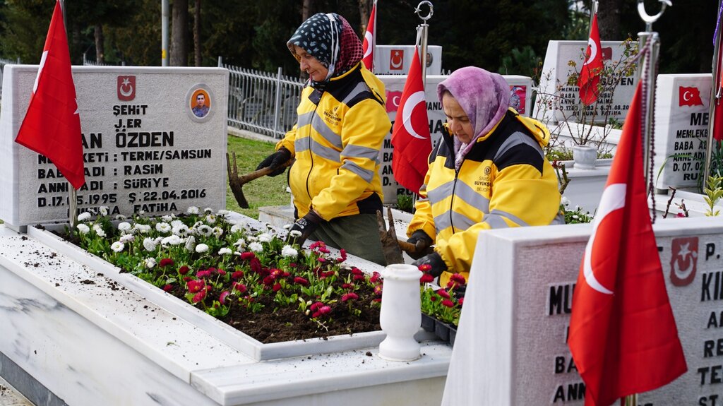 “Şehitlerimiz için ne yapsak azdır”