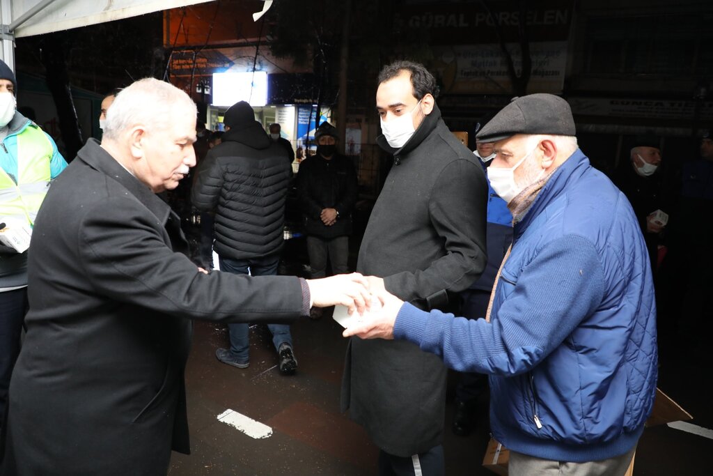 DEMİRTAŞ, BÜYÜK CAMİİ’NDE KANDİL SİMİDİ DAĞITARAK İLÇE HALKININ KANDİLİNİ KUTLADI