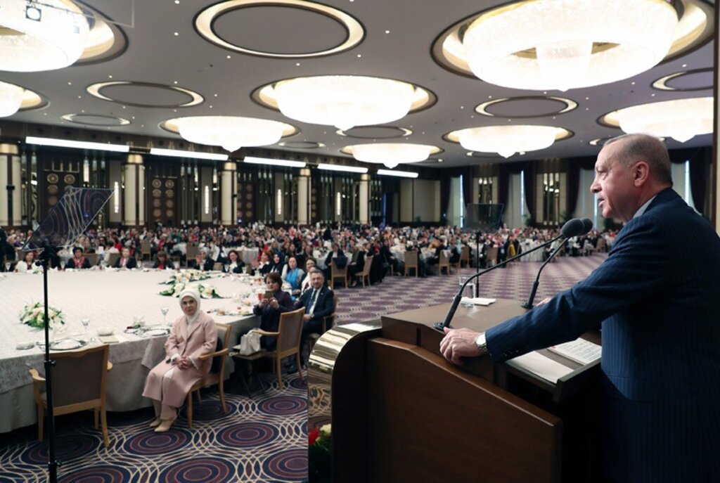 KADIN MUHTARLAR KÜLLİYEDE