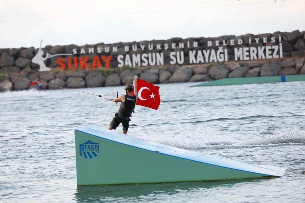 Büyükşehir’in şampiyonlarından nefes kesen gösteri