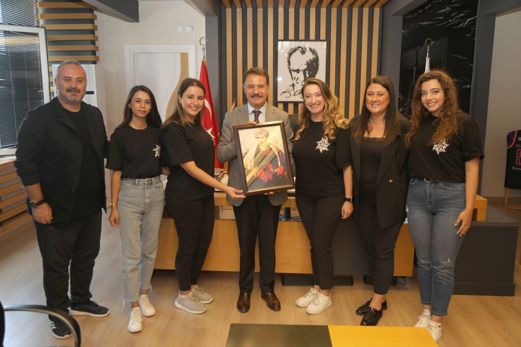 Başkan Deveci’den Miras Halk Dansları Topluluğu’na destek