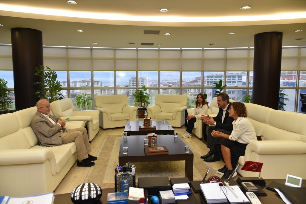 TÜYAP Samsun Bölge Müdürü Çamaş, Rektör Ünal’ı Ziyaret Etti