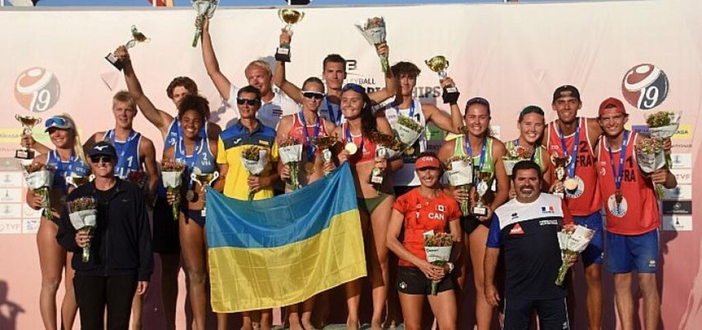 Dikili'de zafer Ukrayna ve Letonya'nın