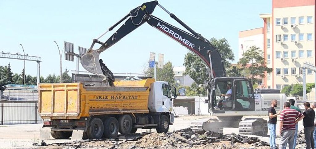 Milli İrade Meydanı'nda hafriyat kazısına başlandı