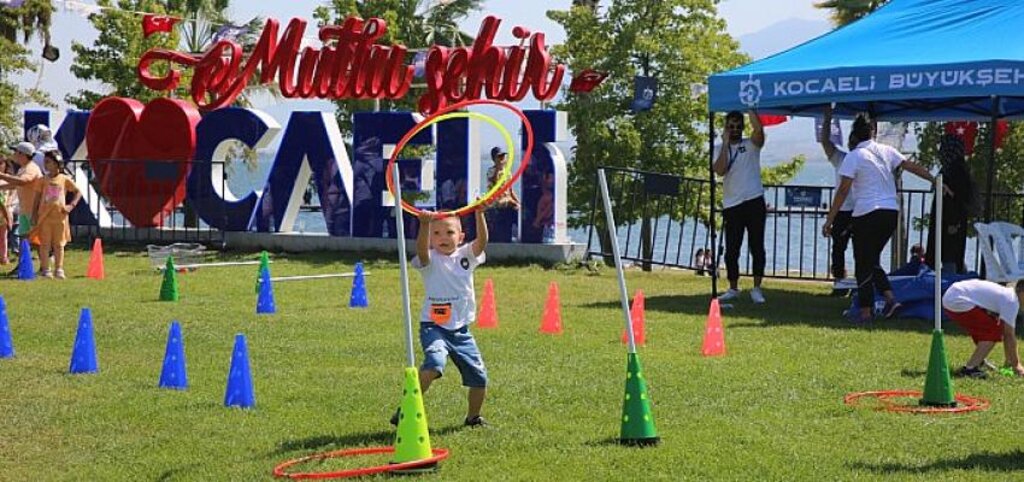 Sekapark'ta yüzlerce kişi spor egzersizi yaptı