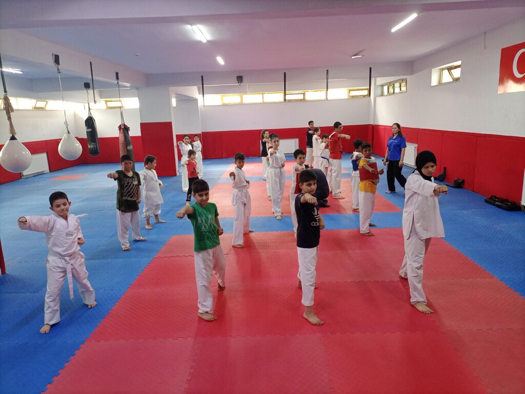 Canik’te Gençler Sporla Buluşmaya Devam Ediyor