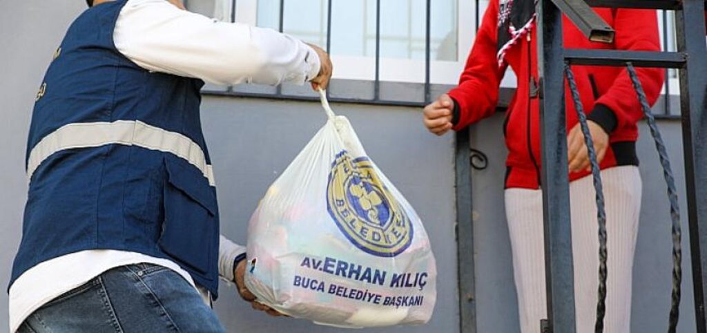 Buca’da kış öncesi sosyal yardım atağı