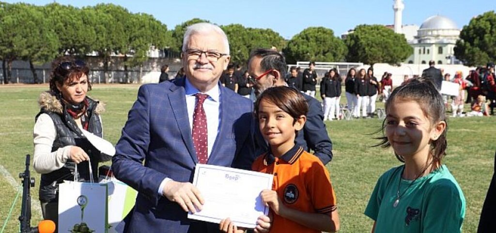 Burhaniye’de Cumhuriyet Bayramı Coşkuyla Kutlandı