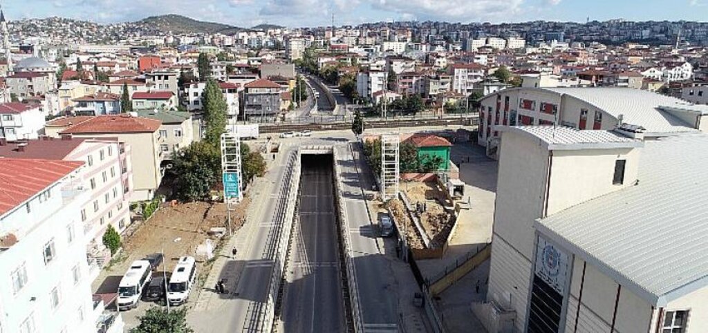 Büyükşehir, Darıca Okul Yolu Caddesi'nde yaya üstgeçidi yapıyor