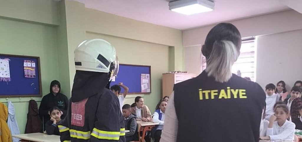 Büyükşehir İtfaiyesi'nden öğrencilere eğitim