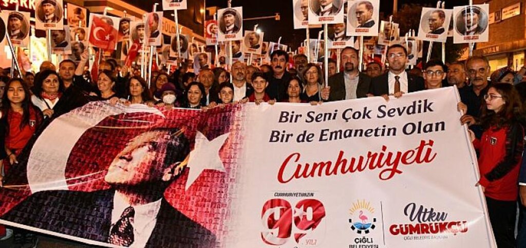 Cumhuriyetin 99. Yılı Çiğli’de Coşkuyla Kutlandı