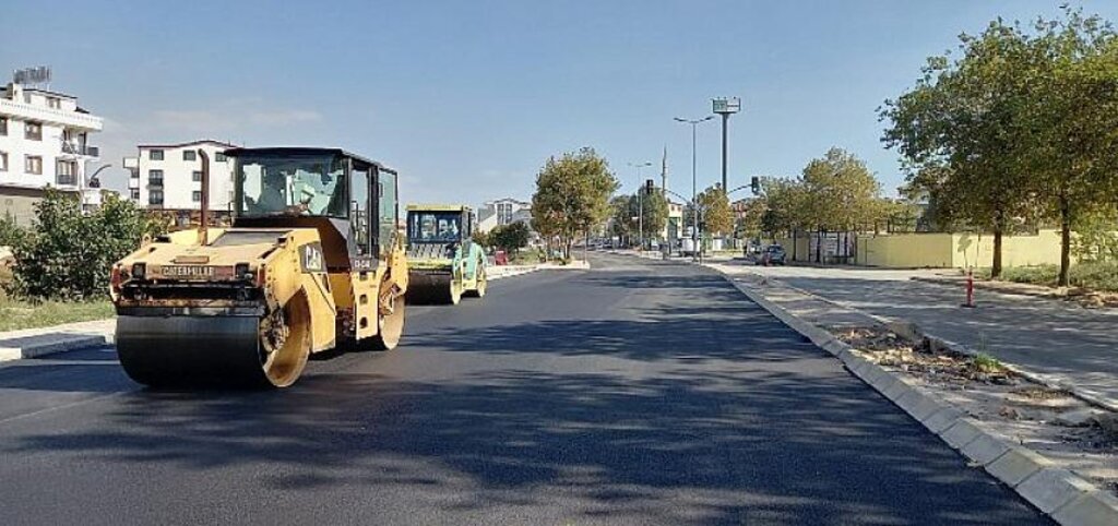 Darıca Atatürk Caddesi'ne 11 bin ton asfalt seriliyor