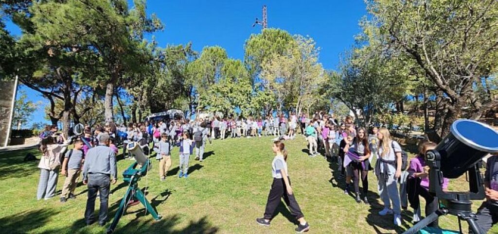 Gökyüzü tutkunları ‘Parçalı Güneş Tutulması’nı EÜ Gözlemevinden izledi