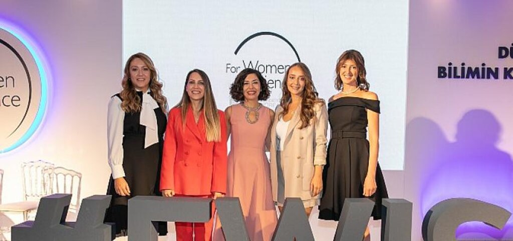 Gülse Birsel Bir Kez Daha Başarılarıyla Bilime Yön Veren Genç ve Yetenekli Bilim Kadınlarının Yanında Yer Aldı