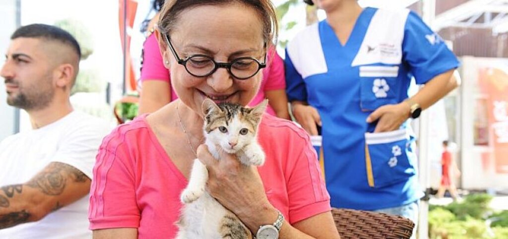 Karşıyaka’da can dostlara sıcak yuva aranıyor