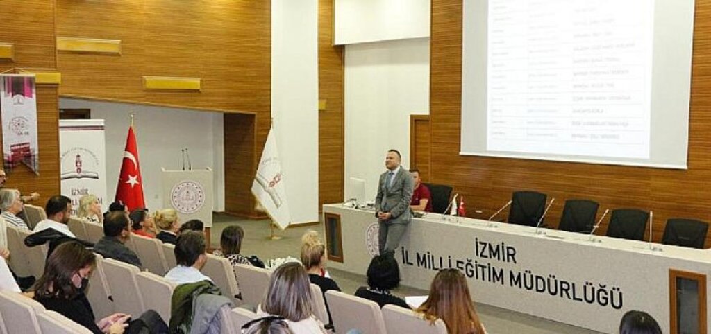 Şarkılar Bizi Söyler Biz de Şarkı Söyleriz Projesi İzmir'de Hayat Buluyor