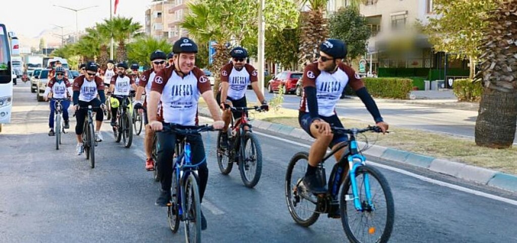 UNESCO Dünya Mirası Yolunda Bisiklet Turu'nun 8. Bergama'dan start aldı