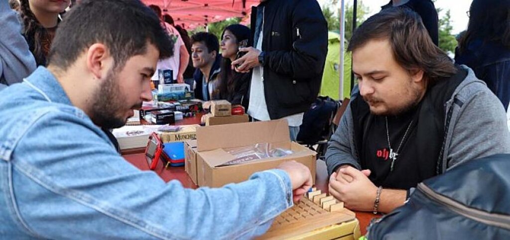 Üniversite öğrencilerine; Gelin tanış olalım