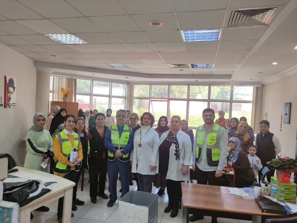 İLKADIM’DA SIFIR ATIK BİLGİLENDİRME SEMİNERLERİ DEVAM EDİYOR