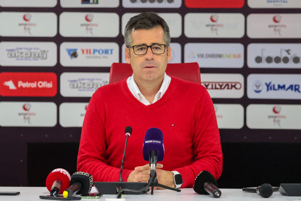 Eroğlu, “Çok önemli bir 90 dakikadan galibiyetle ayrılmanın mutluluğunu yaşıyoruz.