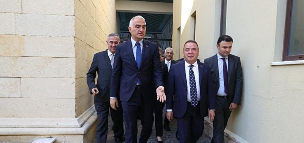 Başkan Böcek, yılsonuna 13.5 milyon turist rakamına ulaşırız