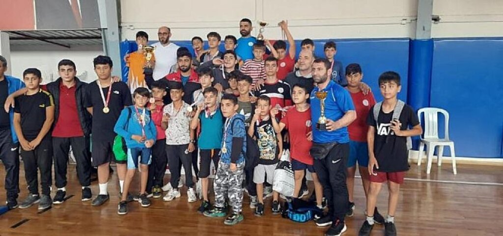 Bayraklı’nın sporcuları başarıya doymuyor