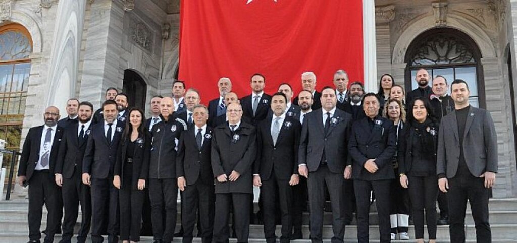 BJK, Ata'mızı on binlerin katılımıyla Dolmabahçe'de andı