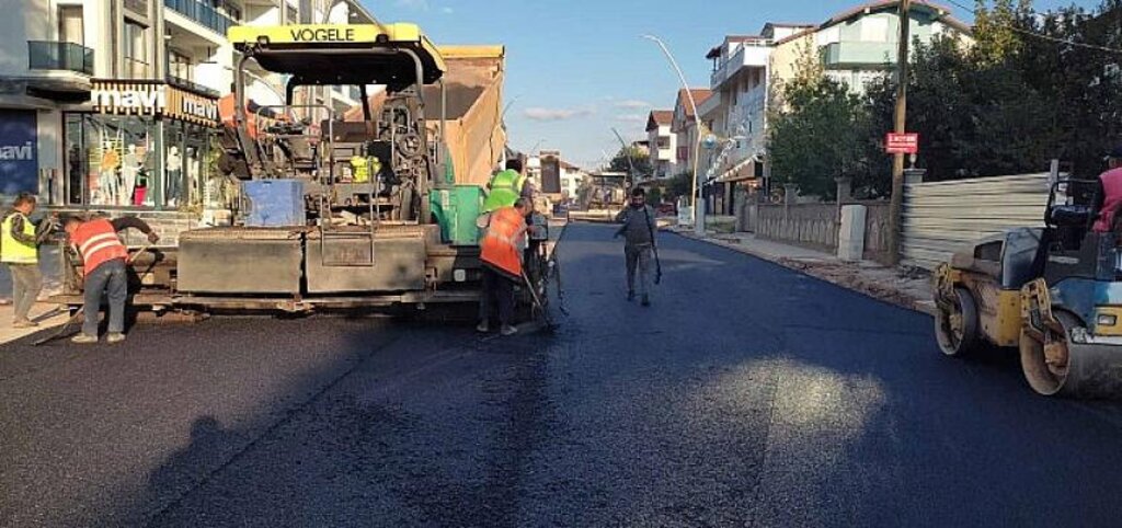 Büyükşehir'den Başiskele Pınar Caddesi'ne estetik dokunuş