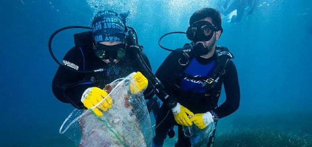 DEÜ Körfez'i Temizliyor Atıkları Dönüştürüyor