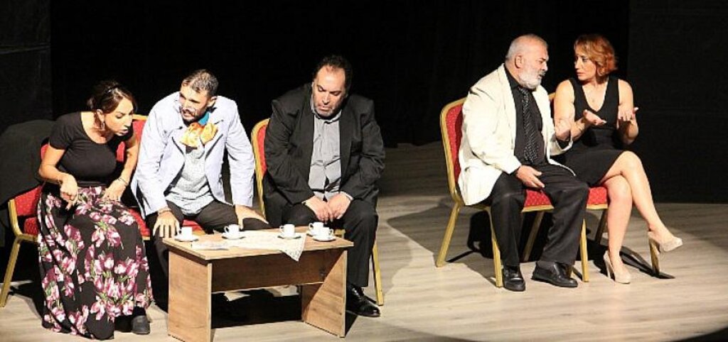 Hayat Kime Güzel Saray'da Sahnelendi