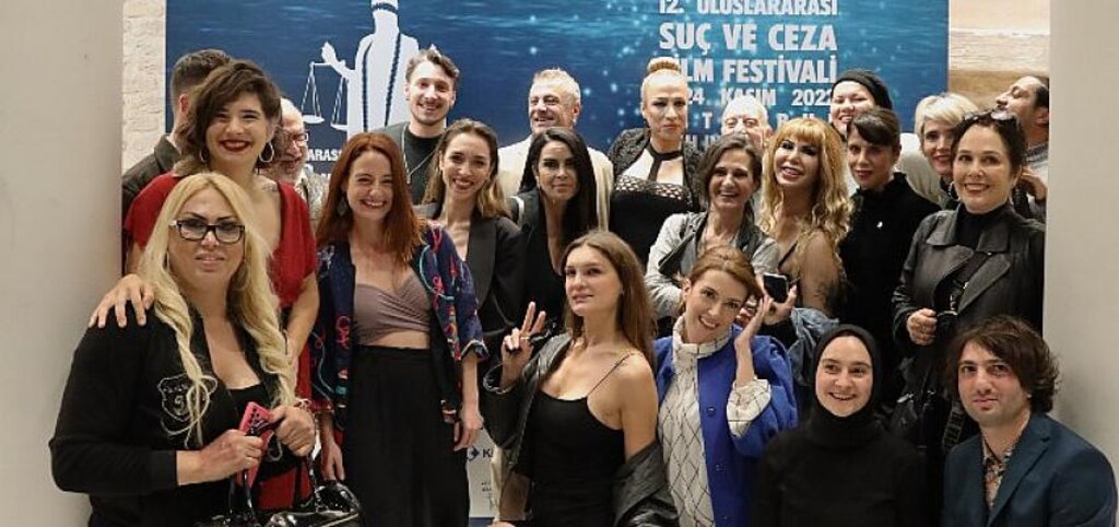 Hilal, Feza ve Diğer Gezegenler'in Dünya Prömiyeri Suç ve Ceza'da Yapıldı