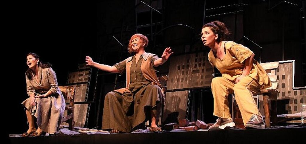 İBB Şehir Tiyatroları Sen İstanbul'dan Daha Güzelsin Oyunuyla Silivri’de