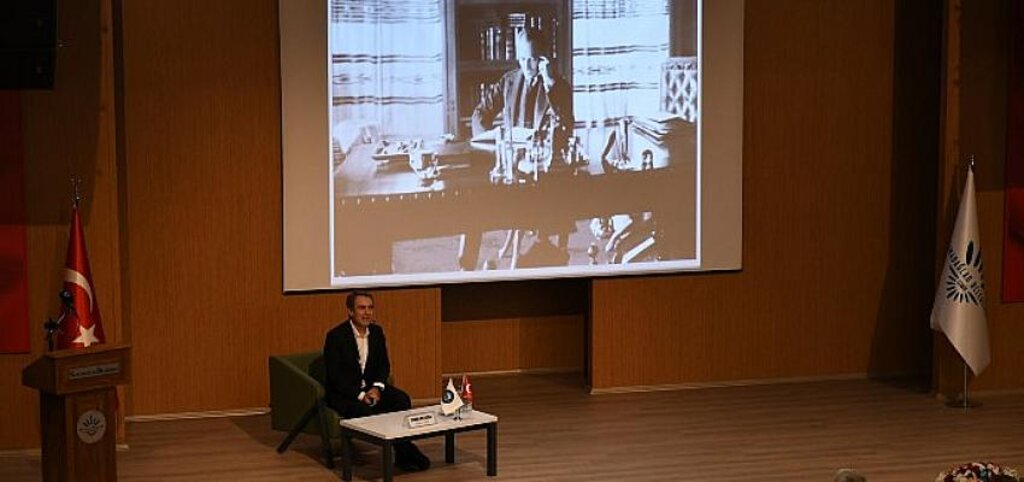 Karabağlar Atatürk'ü Sinan Meydan söyleşisiyle andı