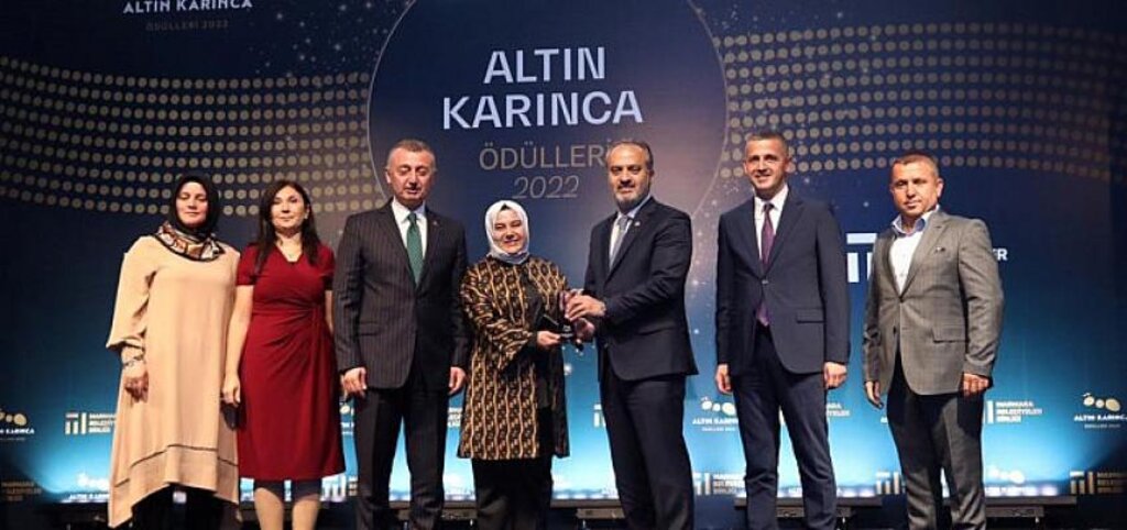 Kocaeli Altın Karınca'dan Büyükşehir'in hizmetlerine 2 ödül birden