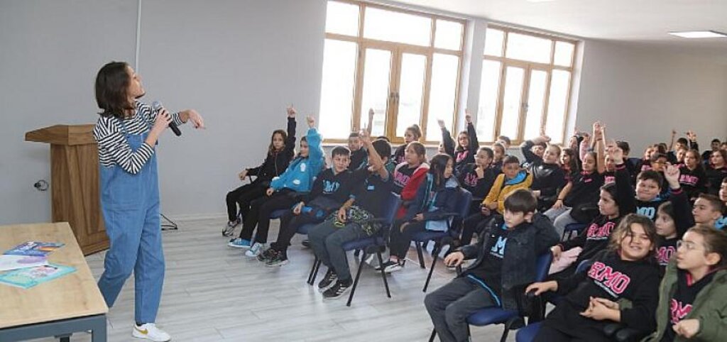 Yazar Naz Elkorek, Edremitli çocuklarla buluştu