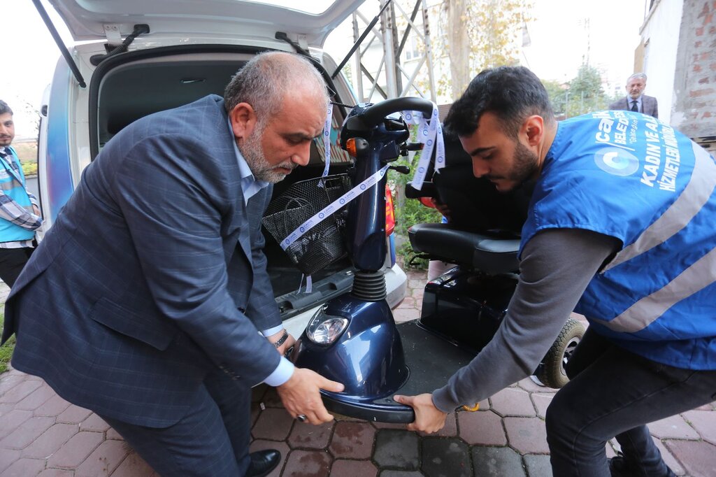 Başkan Sandıkçı: “Özel vatandaşlarımızın bir gün değil her gün yanındayız”