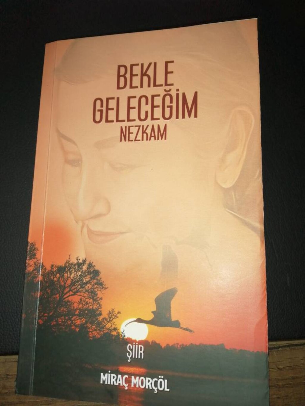 MORÇÖL NEZKAM ŞİİR KİTABI İLE SİZLERLE....